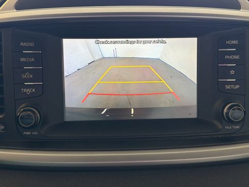 Used 2020 Kia Sorento LX FWD image 45