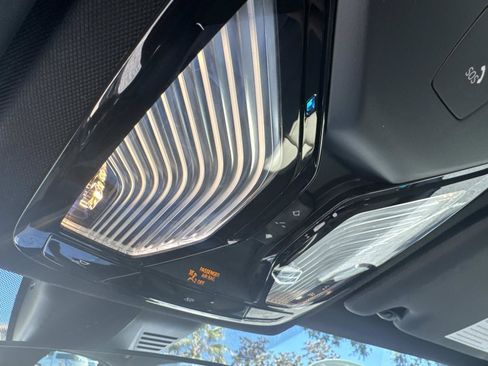 Certified 2025 BMW 330i Sedan w/ M Sport Package image 27