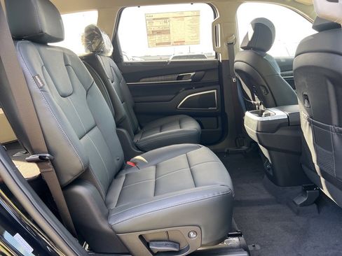 New 2025 Kia Telluride EX w/ EX Captain's Chair Package image 13