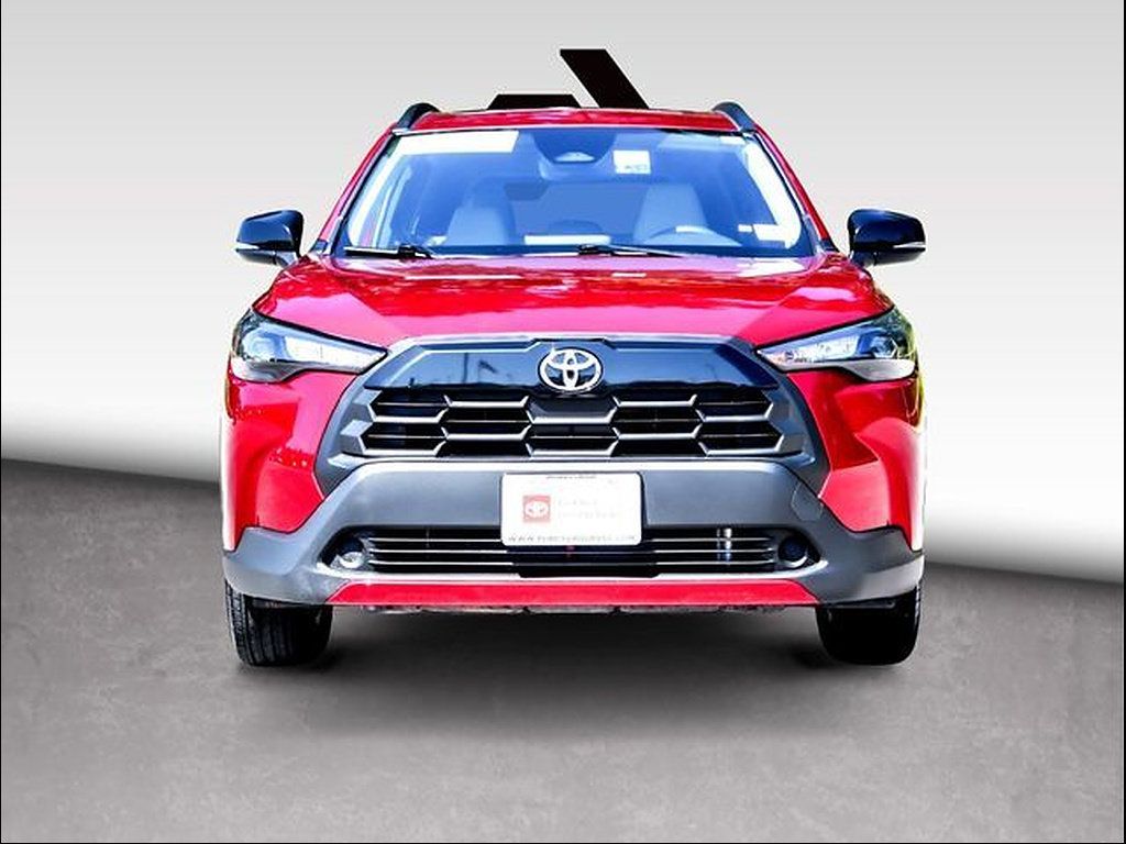 Used 2026 Toyota Corolla Cross LE w/ Moonroof Package FWD image 3
