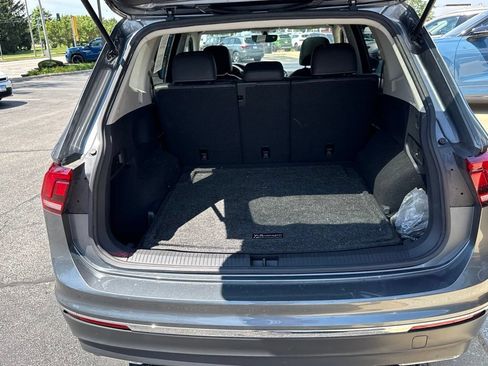 Used 2021 Volkswagen Tiguan SE w/ Panoramic Sunroof Package AWD/4WD image 28