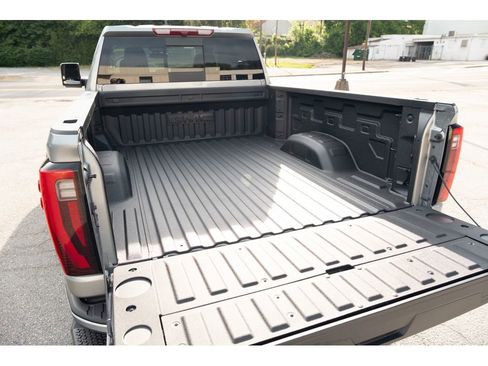 New 2026 GMC Sierra 2500 SLT AWD/4WD image 35