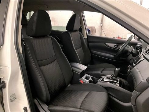 Used 2018 Nissan Rogue SV AWD/4WD image 7