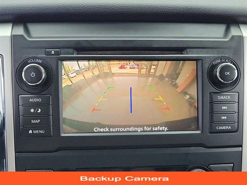 Used 2019 Nissan Titan SL image 16