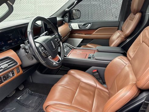 Certified 2023 Lincoln Navigator L Reserve AWD/4WD image 10