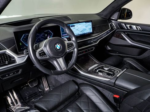 Used 2024 BMW X7 xDrive40i w/ M Sport Package image 19