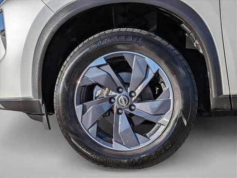 Used 2024 Nissan Rogue SV image 24