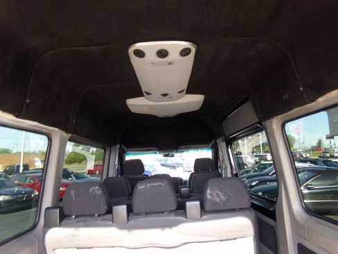 Used 2011 Mercedes-Benz Sprinter 2500 image 26