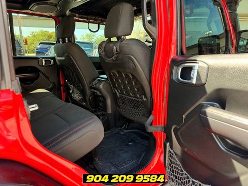 Used 2018 Jeep Wrangler Unlimited Rubicon AWD/4WD image 32