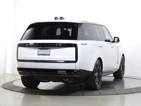 Certified 2025 Land Rover Range Rover Long Wheelbase SE AWD/4WD image 8