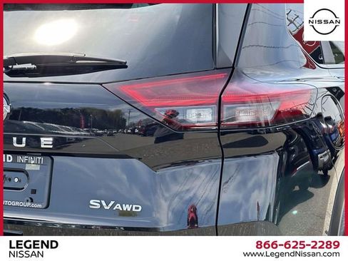 Used 2023 Nissan Rogue SV w/ SV Premium B Package image 12