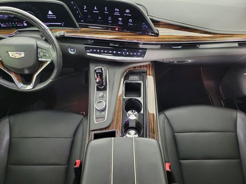 Used 2021 Cadillac Escalade Luxury RWD image 16