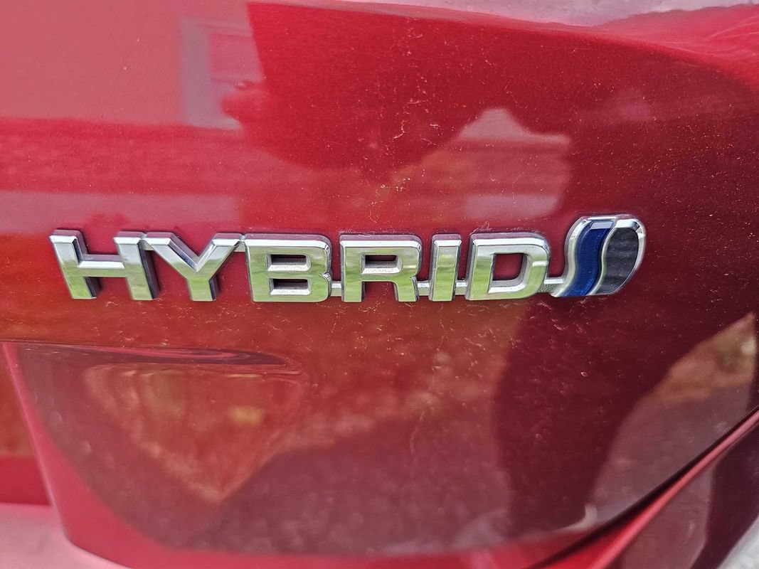 Used 2018 Toyota Prius Four w/ Advanced Technology Package FWD image 5