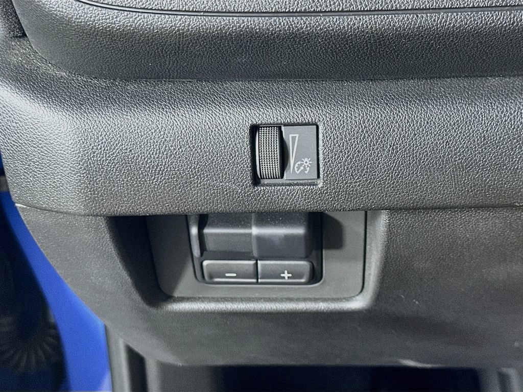Used 2025 Chevrolet Colorado Trail Boss AWD/4WD image 22