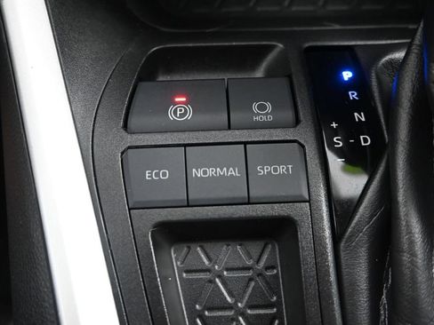 Used 2021 Toyota RAV4 XLE Premium FWD image 23
