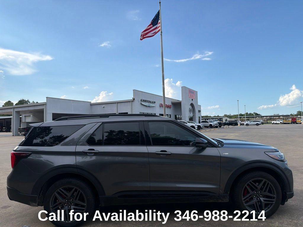 Used 2026 Ford Explorer ST-Line w/ ST-Line Street Pack RWD image 8