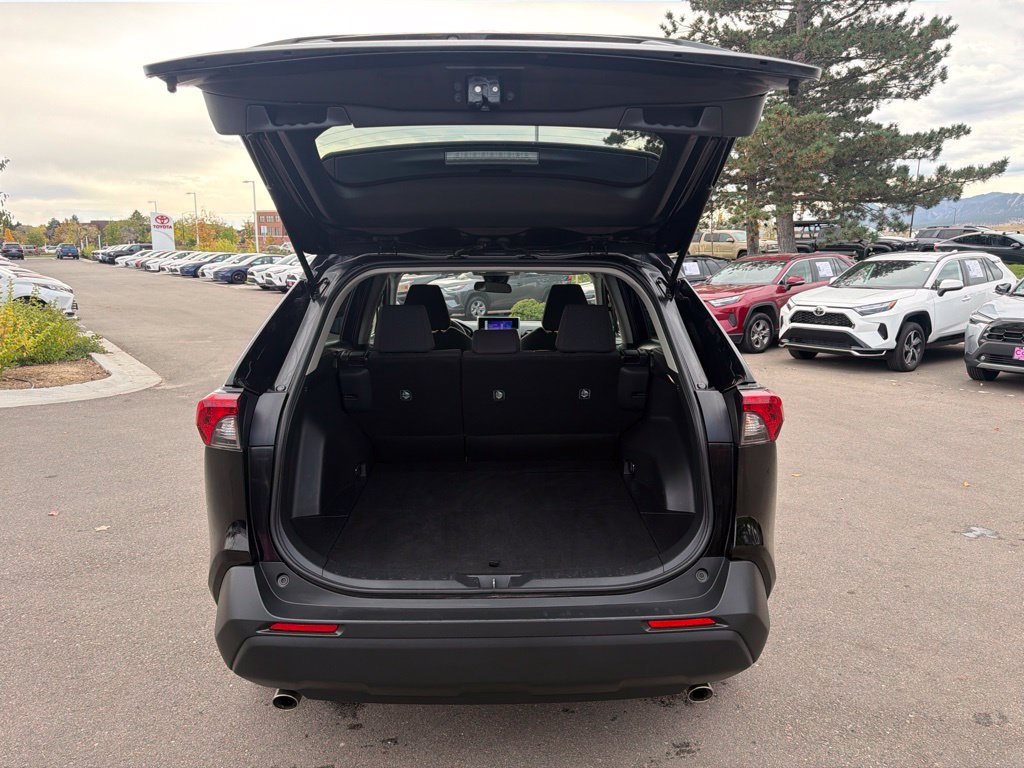 Used 2025 Toyota RAV4 LE AWD/4WD image 17