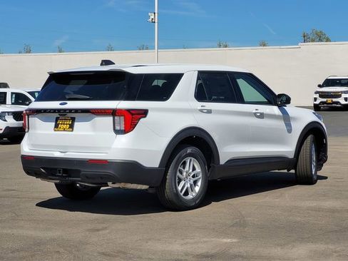 New 2026 Ford Explorer Active image 4