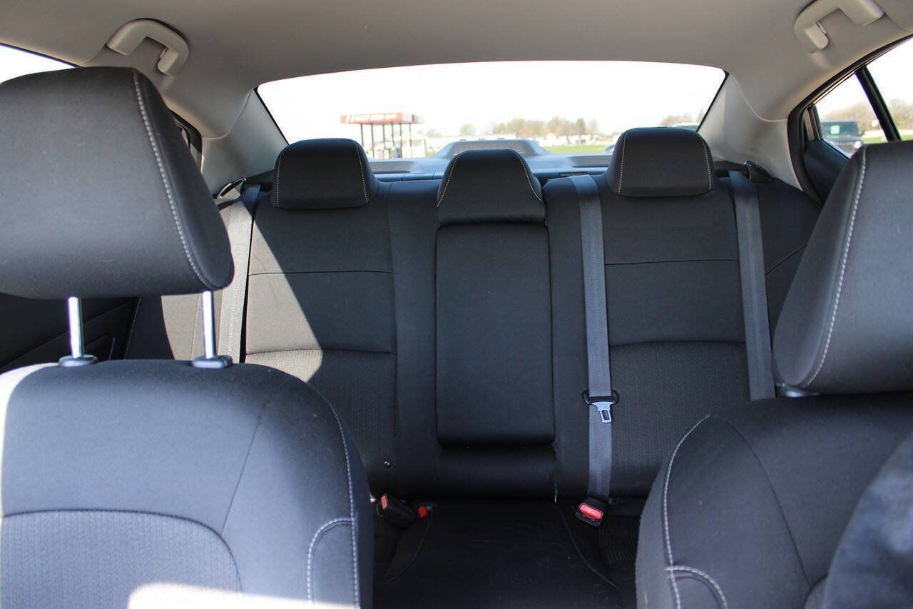 Used 2022 Nissan Altima 2.5 SV FWD image 14