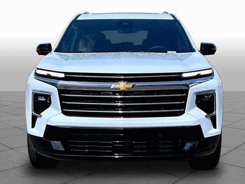 Used 2026 Chevrolet Traverse High Country FWD image 4