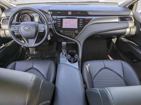 Used 2019 Toyota Camry SE FWD image 16