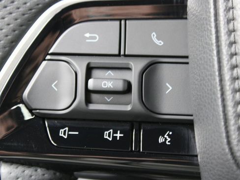 Used 2025 Toyota Sequoia Platinum image 55