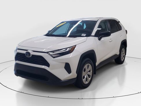 Used 2024 Toyota RAV4 LE image 3