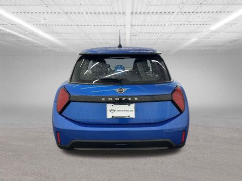 Certified 2025 MINI Cooper 2-Door Hardtop image 4