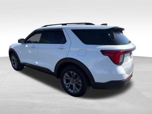 Used 2026 Ford Explorer Active w/ Active Comfort Package AWD/4WD image 4