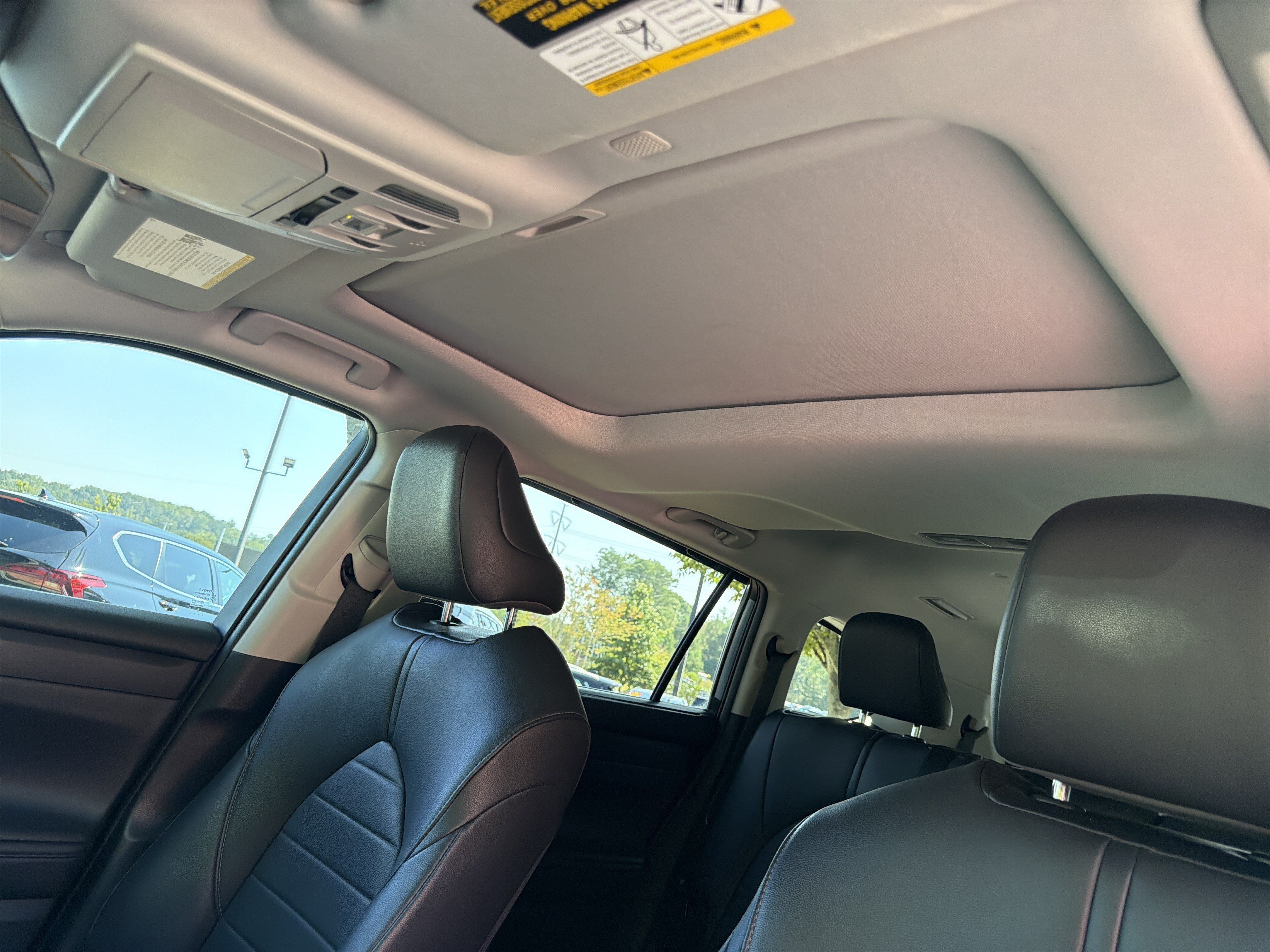 Used 2020 Toyota Highlander XLE FWD image 35