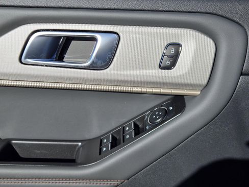 New 2026 Ford Explorer Active image 23