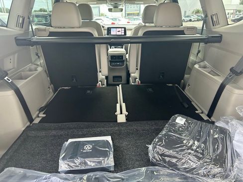 New 2026 Volkswagen Atlas SE image 37