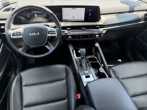 Certified 2025 Kia Telluride S FWD image 14