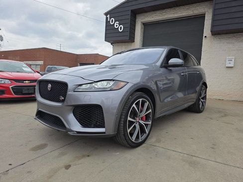Used 2020 Jaguar F-PACE SVR image 2