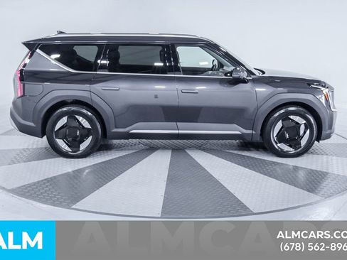 Used 2024 Kia EV9 Wind image 14