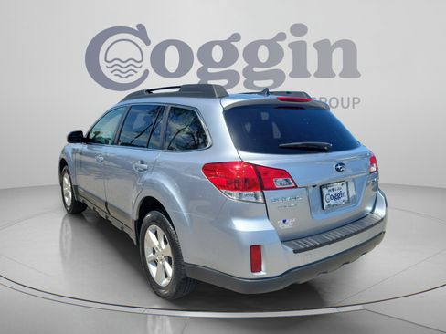 Used 2014 Subaru Outback 2.5i Limited AWD/4WD image 2