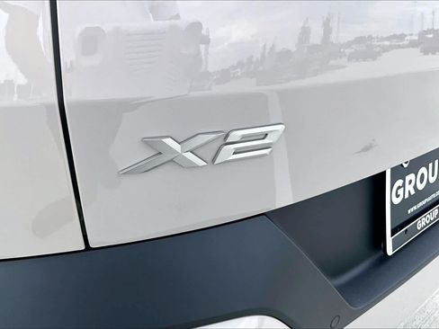 Used 2026 BMW X2 xDrive28i AWD/4WD image 9