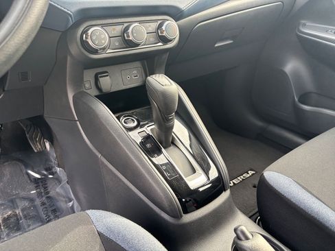 Used 2025 Nissan Versa SV FWD image 39