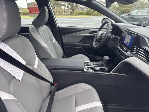 New 2025 Toyota Camry SE w/ Convenience Package FWD image 31