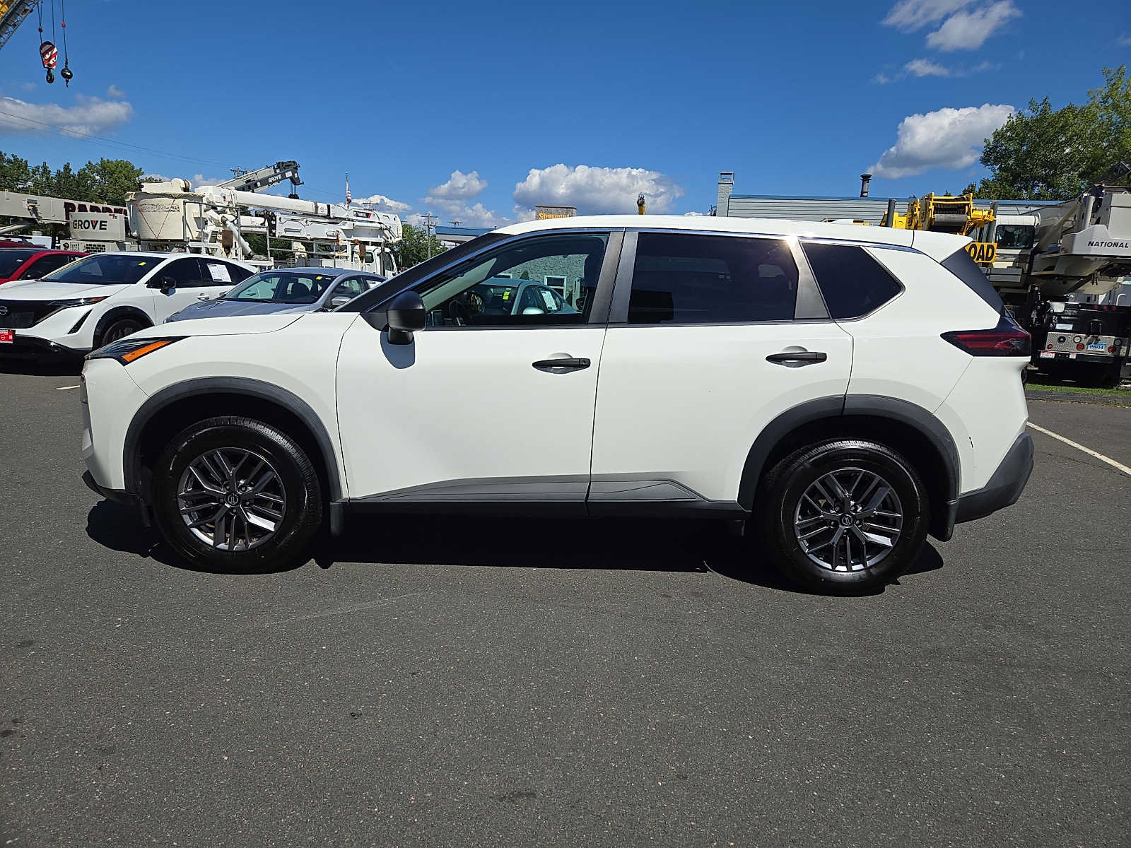 Used 2021 Nissan Rogue S AWD/4WD image 7