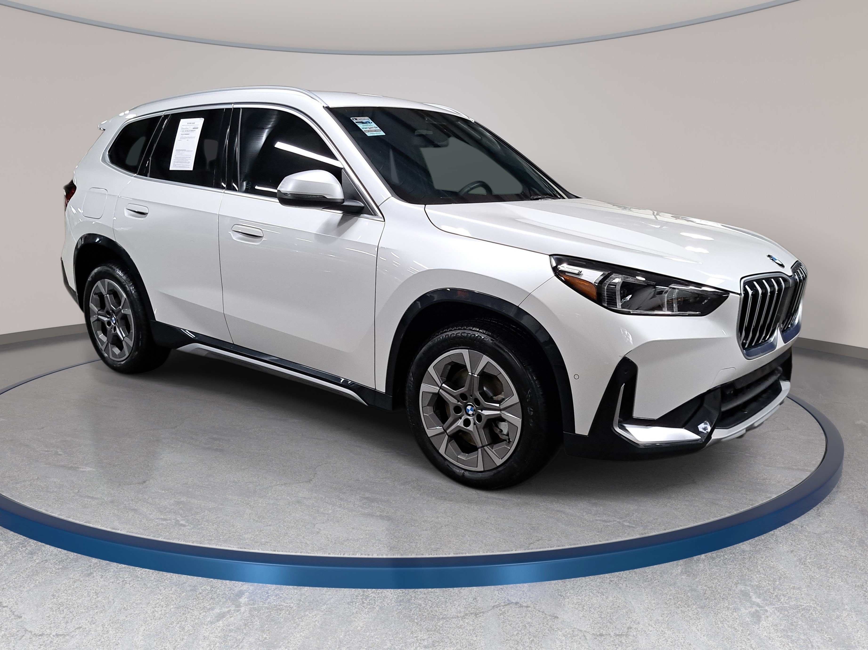 Certified 2023 BMW X1 xDrive28i w/ Convenience Package AWD/4WD image 4