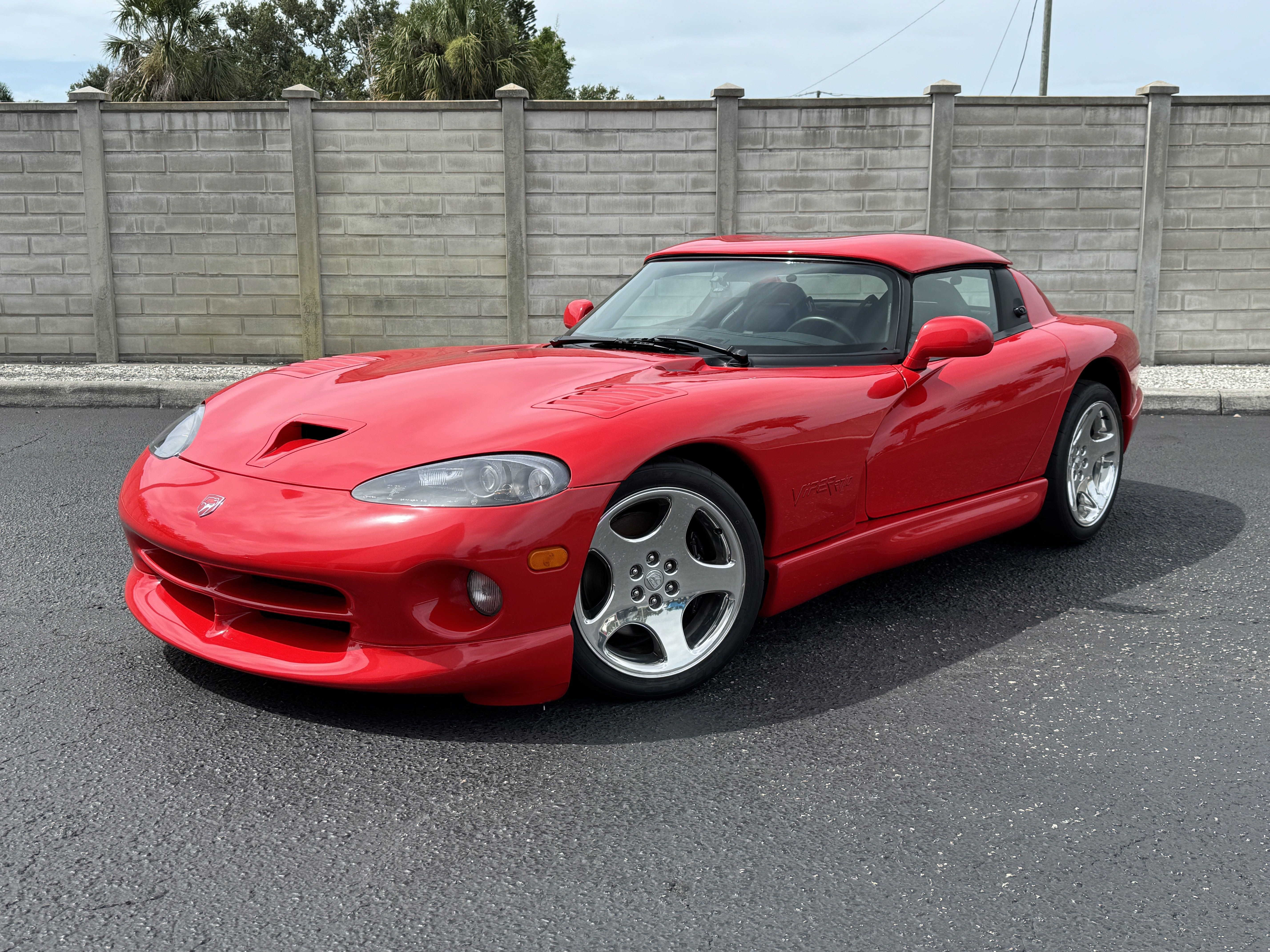 Used 2000 Dodge Viper RT/10 RWD image 1
