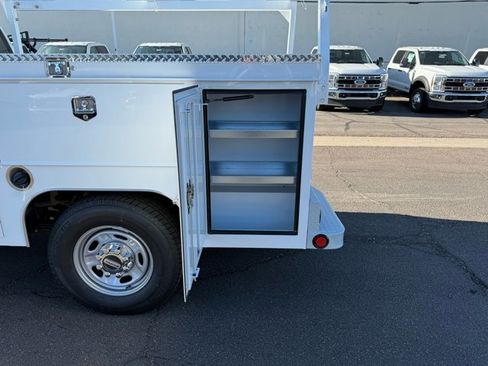 New 2026 Ford F250 XL w/ XL Chrome Package image 14