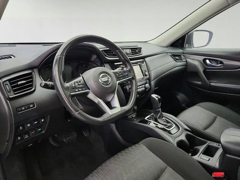 Used 2019 Nissan Rogue SV w/ Sun & Sound Touring Package AWD/4WD image 9