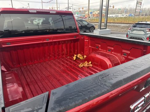 New 2026 GMC Sierra 1500 SLT image 5