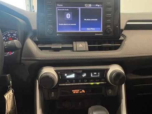 Used 2020 Toyota RAV4 LE w/ All Weather Liner Package AWD/4WD image 27