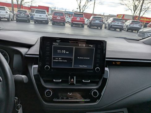 Used 2022 Toyota Corolla SE image 18