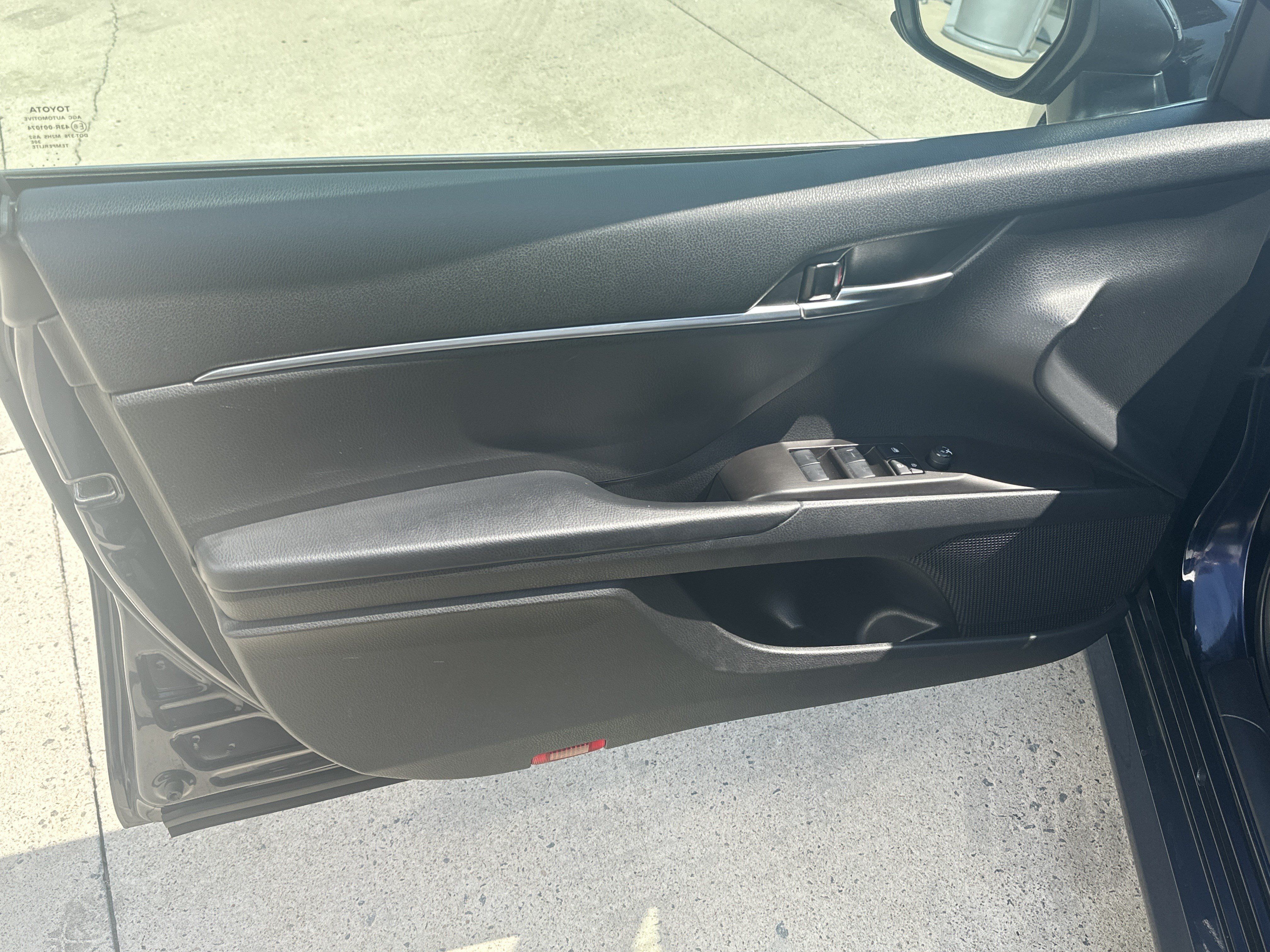 Used 2022 Toyota Camry LE FWD image 13
