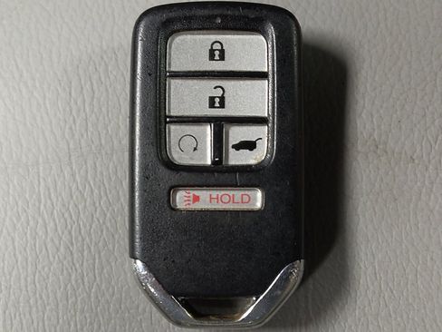 Used 2016 Honda Pilot Touring image 32