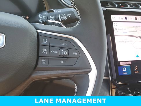 New 2025 Jeep Grand Cherokee Limited w/ Black Appearance Package image 14